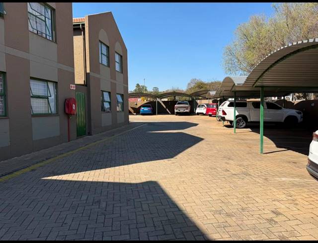 3 BEDROOM APARTMENT FOR SALE IN ELDORAIGNE